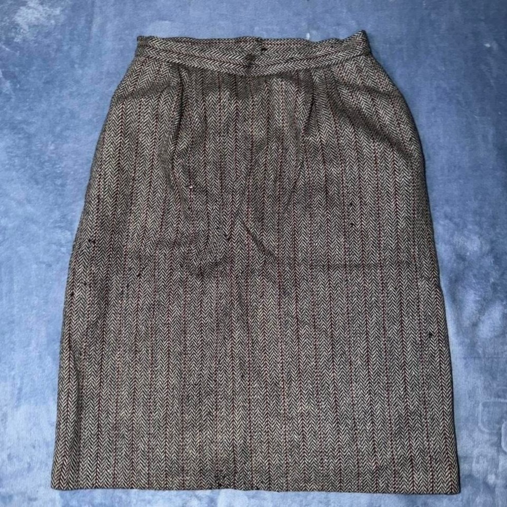 Vintage‎ Gray wool skirt with pockets and zipper. Women Size: 12